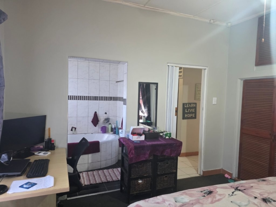 3 Bedroom Property for Sale in Uvongo KwaZulu-Natal