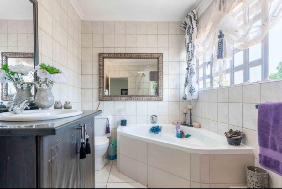 4 Bedroom Property for Sale in Palm Beach KwaZulu-Natal