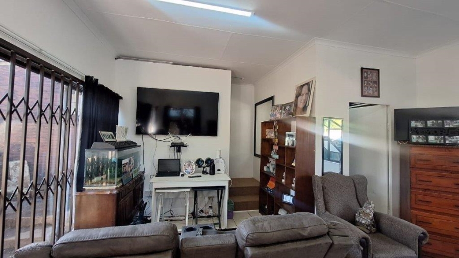3 Bedroom Property for Sale in Southport KwaZulu-Natal
