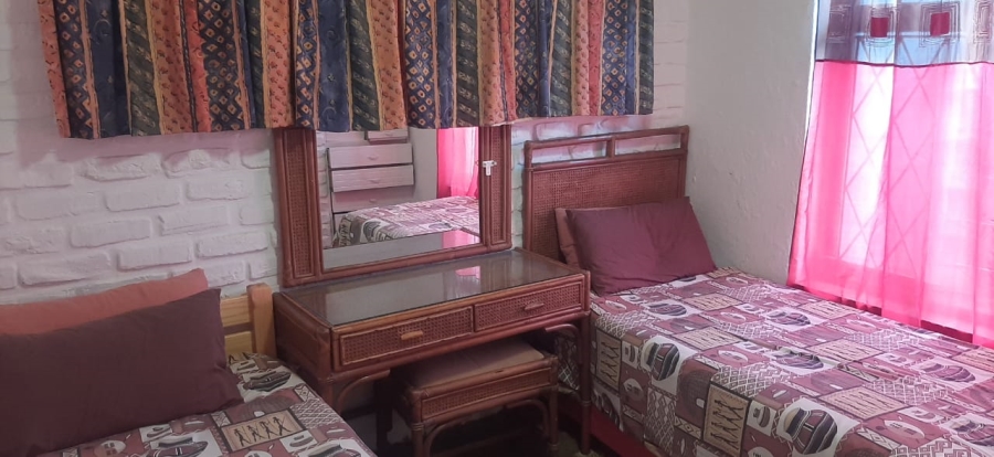 4 Bedroom Property for Sale in Sea Park KwaZulu-Natal