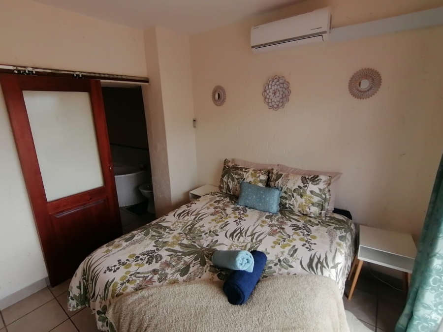 2 Bedroom Property for Sale in Uvongo KwaZulu-Natal