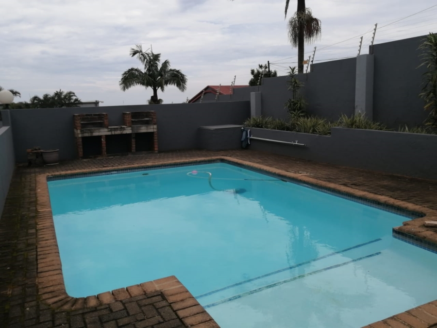 2 Bedroom Property for Sale in Uvongo KwaZulu-Natal