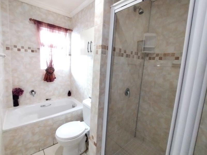 2 Bedroom Property for Sale in Margate KwaZulu-Natal