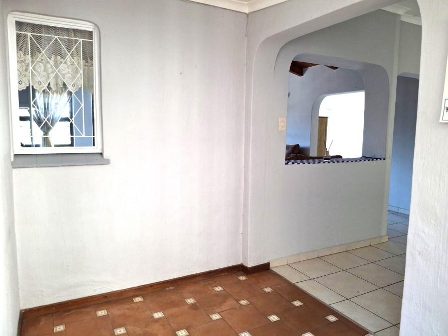 2 Bedroom Property for Sale in Port Edward KwaZulu-Natal