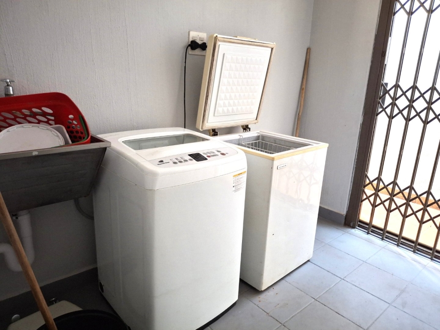 2 Bedroom Property for Sale in Port Edward KwaZulu-Natal