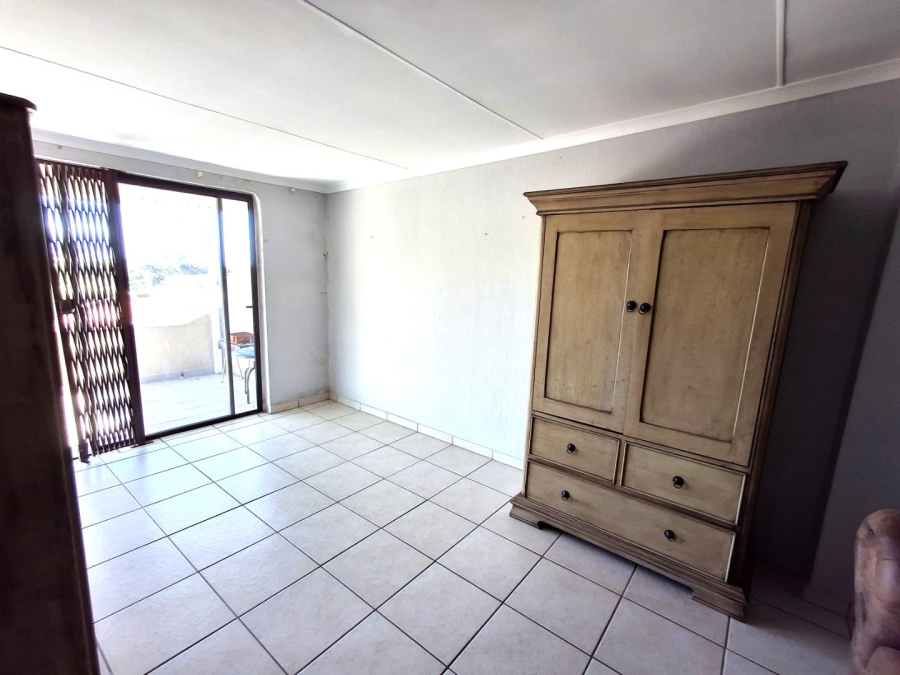 2 Bedroom Property for Sale in Port Edward KwaZulu-Natal