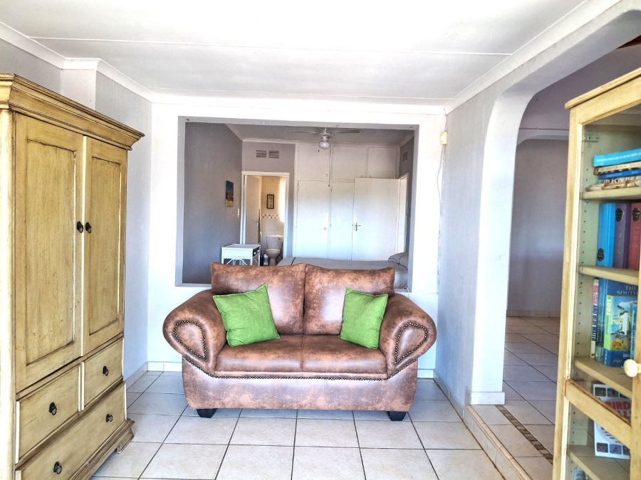 2 Bedroom Property for Sale in Port Edward KwaZulu-Natal