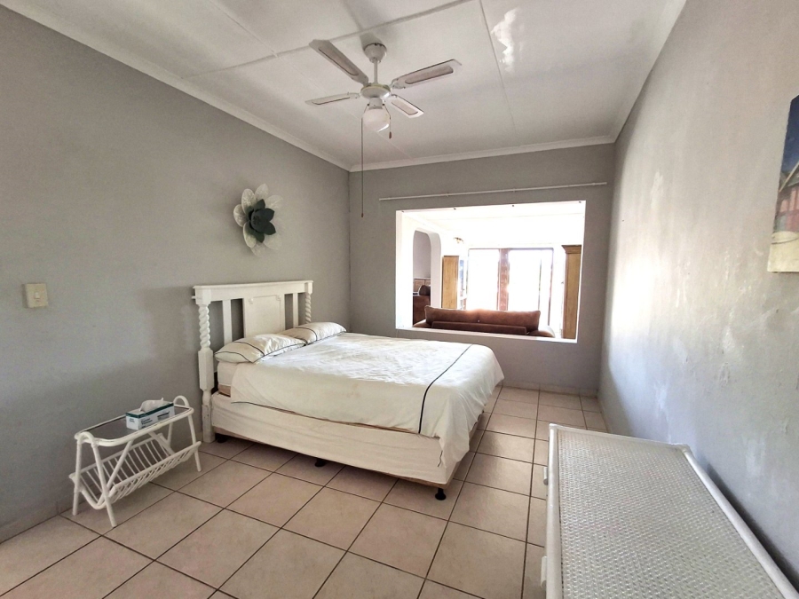 2 Bedroom Property for Sale in Port Edward KwaZulu-Natal