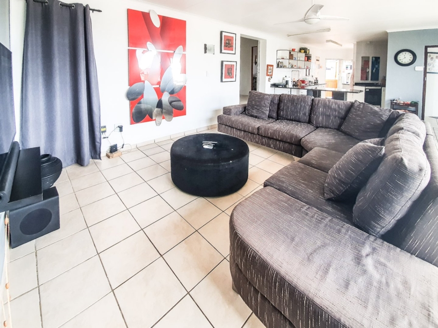 5 Bedroom Property for Sale in Manaba Beach KwaZulu-Natal