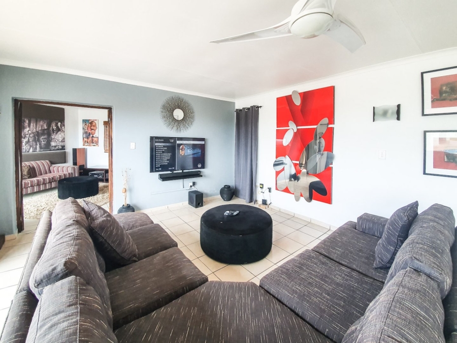 5 Bedroom Property for Sale in Manaba Beach KwaZulu-Natal