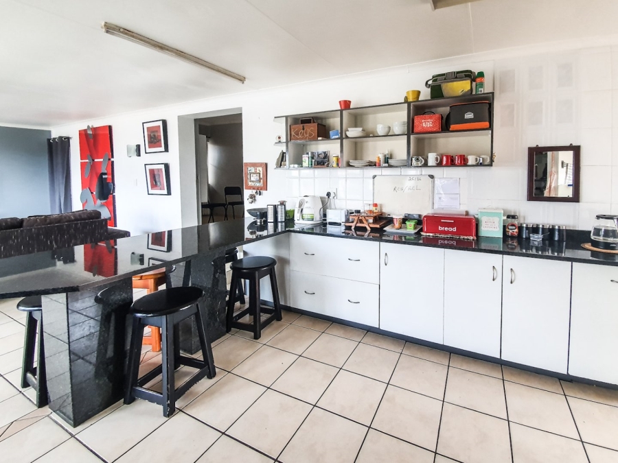 5 Bedroom Property for Sale in Manaba Beach KwaZulu-Natal