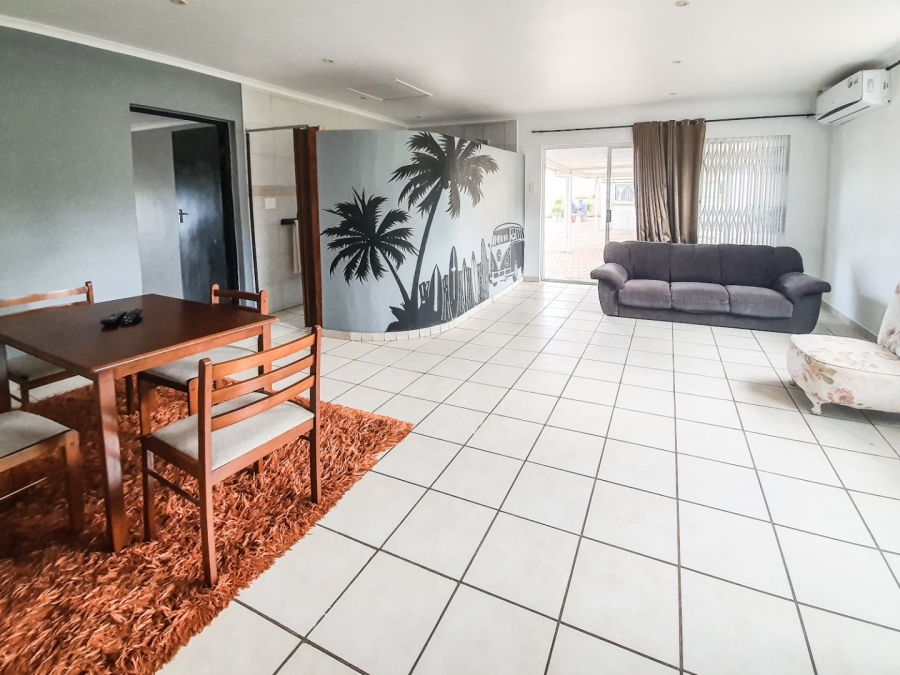 5 Bedroom Property for Sale in Manaba Beach KwaZulu-Natal