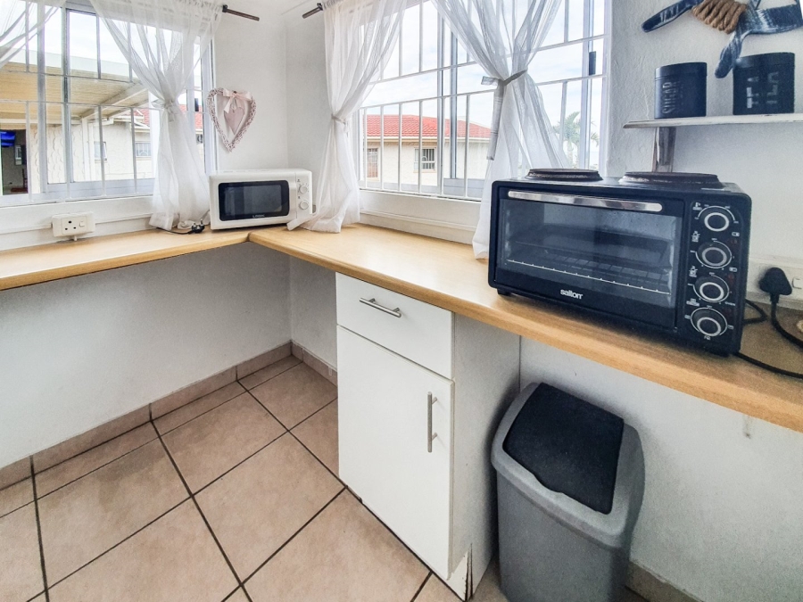 5 Bedroom Property for Sale in Manaba Beach KwaZulu-Natal