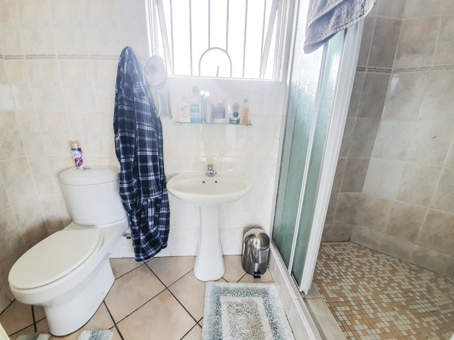 5 Bedroom Property for Sale in Manaba Beach KwaZulu-Natal