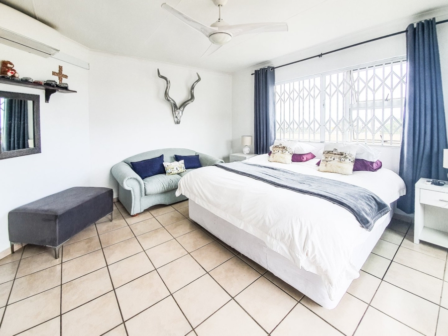 5 Bedroom Property for Sale in Manaba Beach KwaZulu-Natal