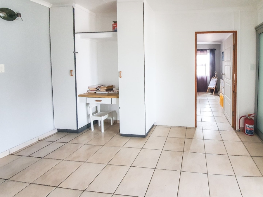 5 Bedroom Property for Sale in Manaba Beach KwaZulu-Natal