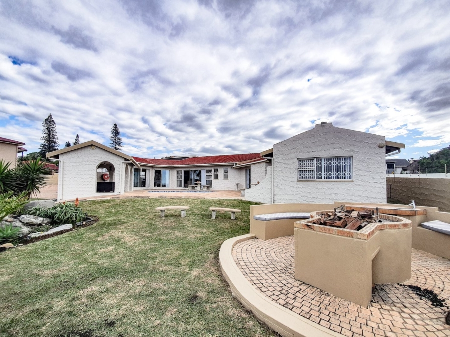 5 Bedroom Property for Sale in Manaba Beach KwaZulu-Natal