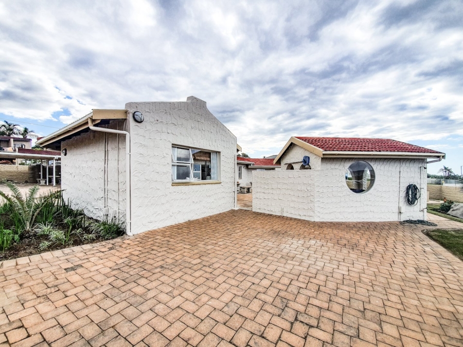 5 Bedroom Property for Sale in Manaba Beach KwaZulu-Natal