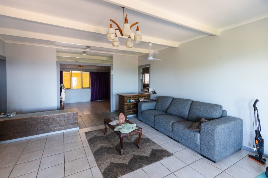 3 Bedroom Property for Sale in Sea Park KwaZulu-Natal