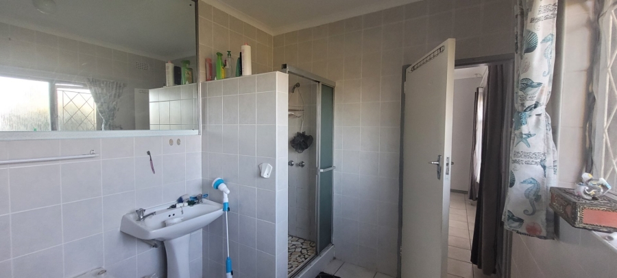 3 Bedroom Property for Sale in Sea Park KwaZulu-Natal