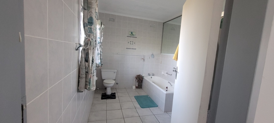 3 Bedroom Property for Sale in Sea Park KwaZulu-Natal