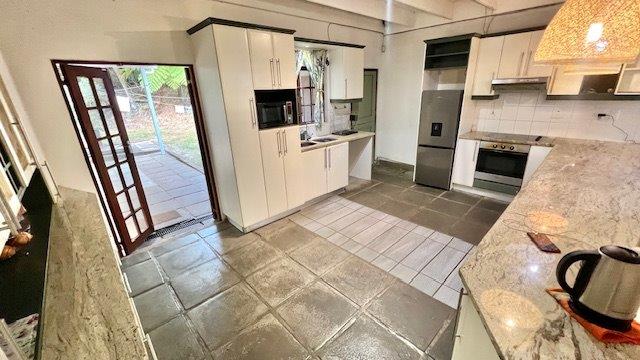 4 Bedroom Property for Sale in Uvongo KwaZulu-Natal