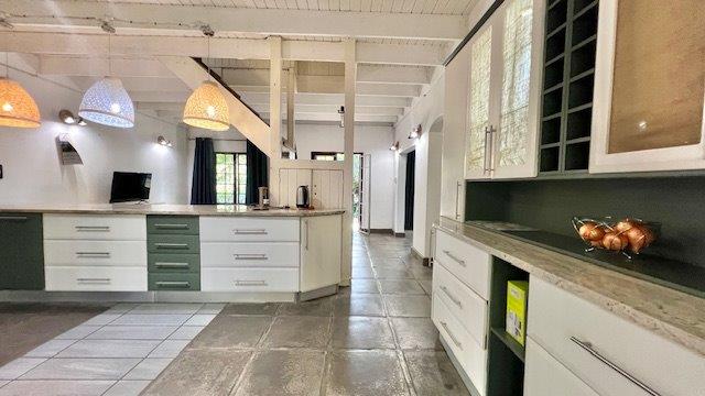 4 Bedroom Property for Sale in Uvongo KwaZulu-Natal