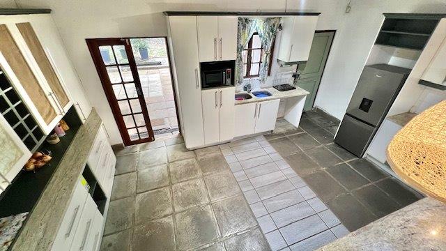 4 Bedroom Property for Sale in Uvongo KwaZulu-Natal