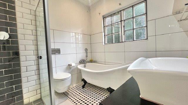 4 Bedroom Property for Sale in Uvongo KwaZulu-Natal