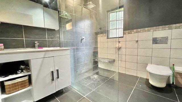 4 Bedroom Property for Sale in Uvongo KwaZulu-Natal