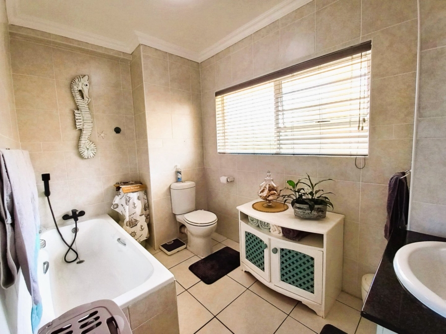 2 Bedroom Property for Sale in Sea Park KwaZulu-Natal
