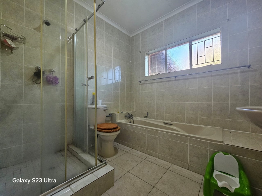 2 Bedroom Property for Sale in Aviary Hill KwaZulu-Natal