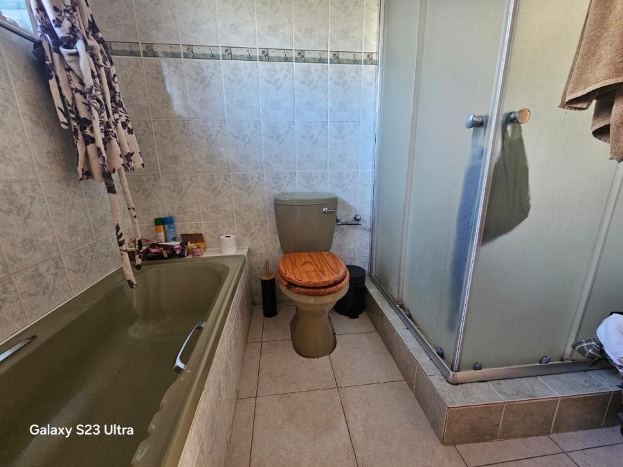 2 Bedroom Property for Sale in Aviary Hill KwaZulu-Natal