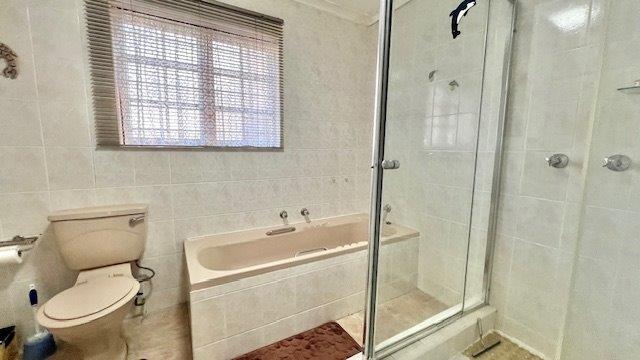 3 Bedroom Property for Sale in Uvongo KwaZulu-Natal