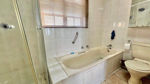 3 Bedroom Property for Sale in Uvongo KwaZulu-Natal
