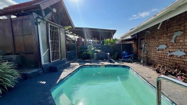 3 Bedroom Property for Sale in Uvongo KwaZulu-Natal