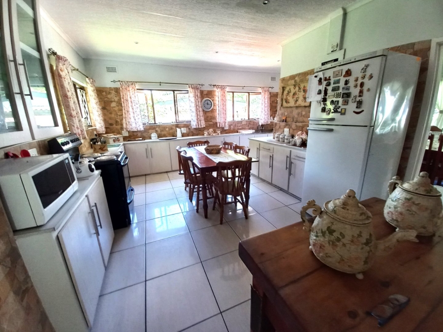 4 Bedroom Property for Sale in Umtentweni KwaZulu-Natal