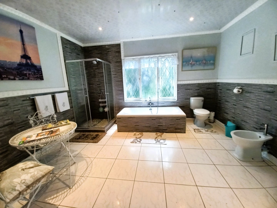 4 Bedroom Property for Sale in Umtentweni KwaZulu-Natal