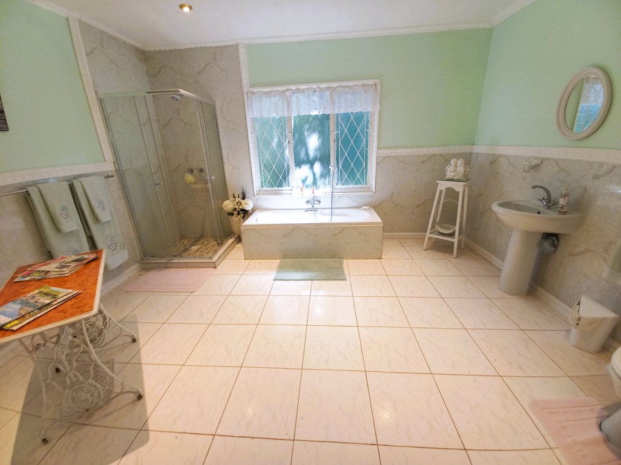 4 Bedroom Property for Sale in Umtentweni KwaZulu-Natal
