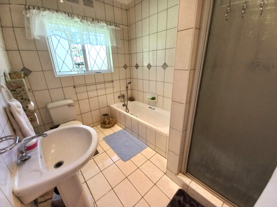 4 Bedroom Property for Sale in Umtentweni KwaZulu-Natal
