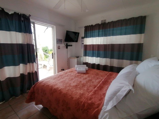 6 Bedroom Property for Sale in Uvongo KwaZulu-Natal