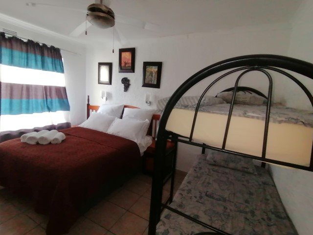 6 Bedroom Property for Sale in Uvongo KwaZulu-Natal