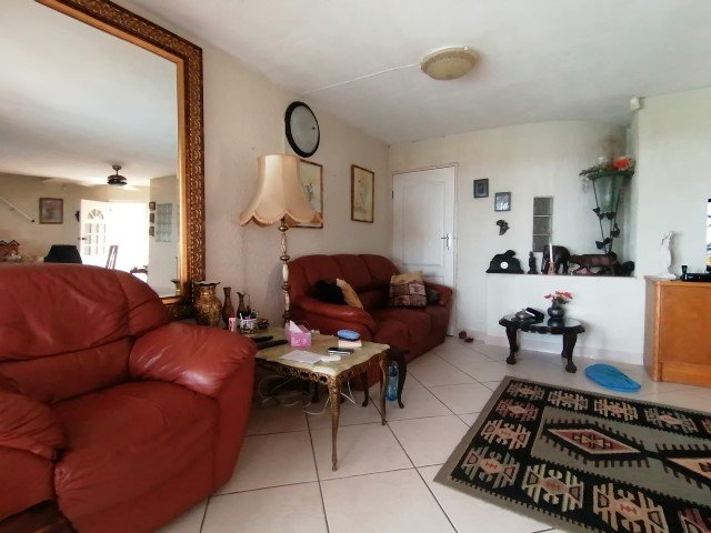 6 Bedroom Property for Sale in Uvongo KwaZulu-Natal