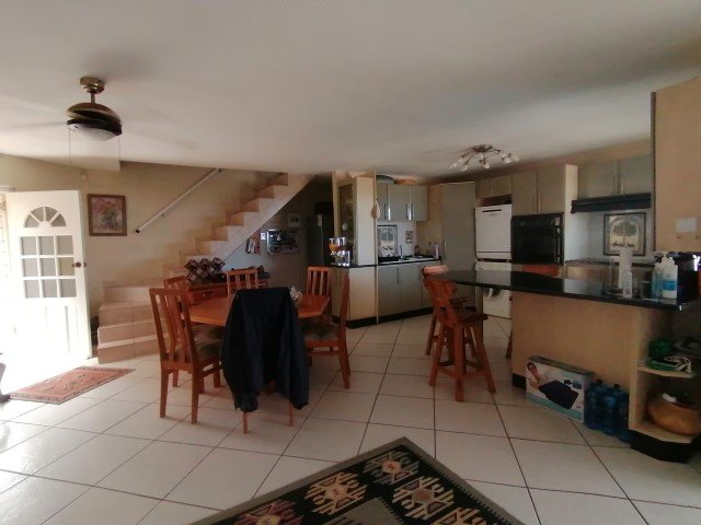 6 Bedroom Property for Sale in Uvongo KwaZulu-Natal