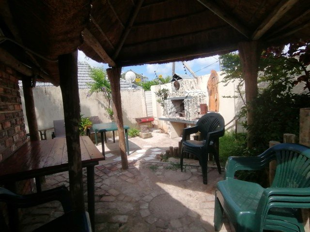 6 Bedroom Property for Sale in Uvongo KwaZulu-Natal