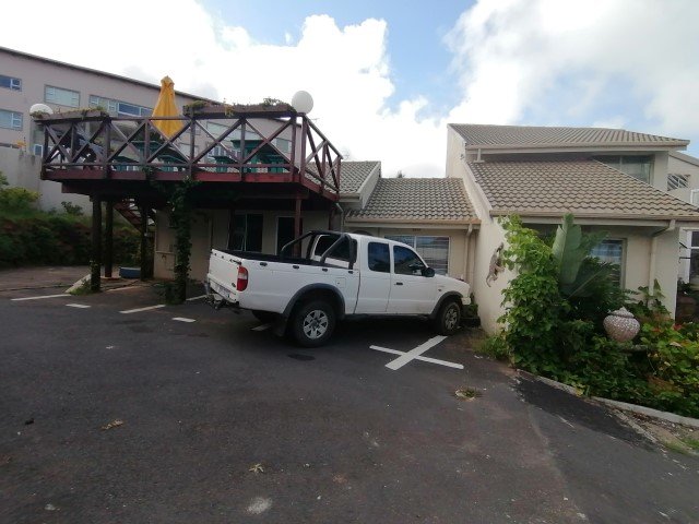 6 Bedroom Property for Sale in Uvongo KwaZulu-Natal