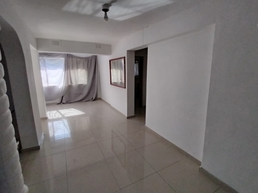 2 Bedroom Property for Sale in Uvongo KwaZulu-Natal