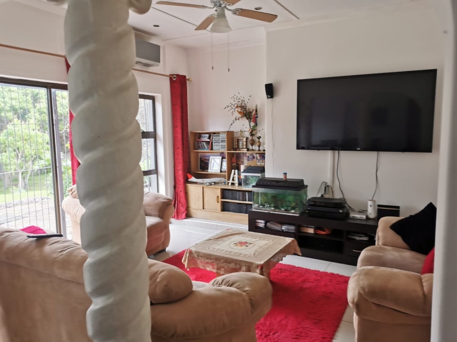 2 Bedroom Property for Sale in Uvongo KwaZulu-Natal