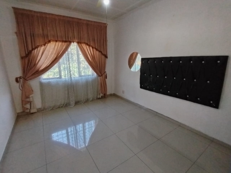 2 Bedroom Property for Sale in Uvongo KwaZulu-Natal