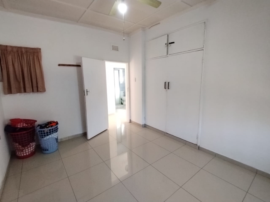 2 Bedroom Property for Sale in Uvongo KwaZulu-Natal